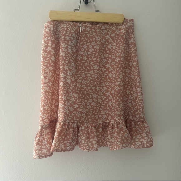 Women’s XS SHIEN Summer light weight floral print skirt - Picture 2 of 7